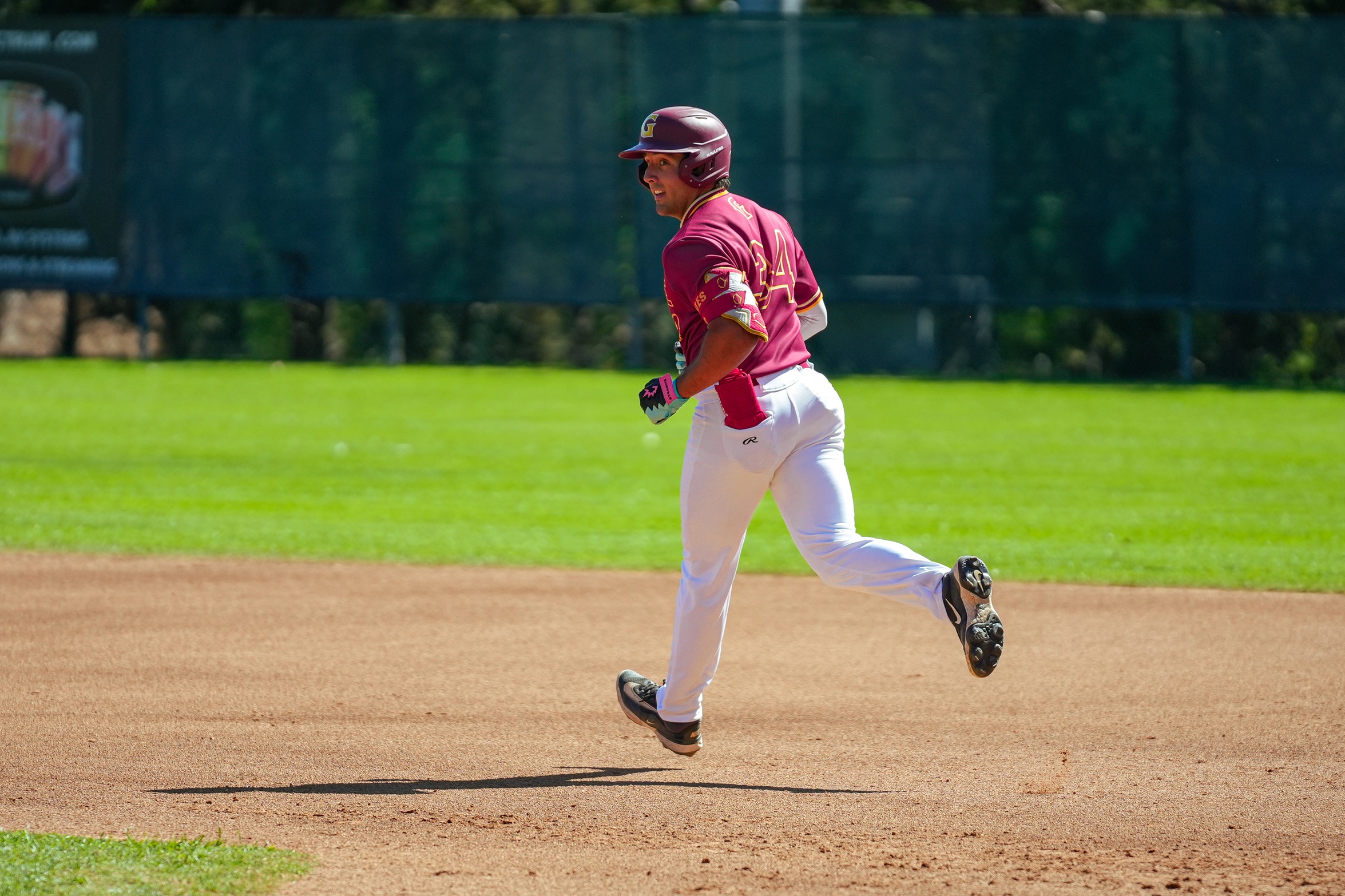 Glendale Rallies Past LA Pierce, 8&ndash;5